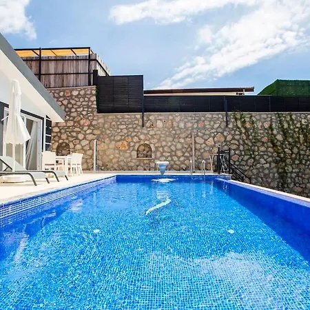 Doga Icerisinde Onyxs Apartament